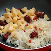 #我心中的冬日限定#银耳羹的做法图解3