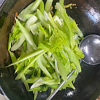 家常菜：芹菜炒肉的做法图解8