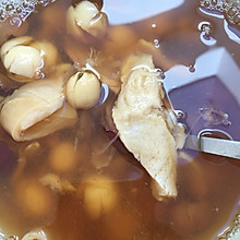莲子炖花胶