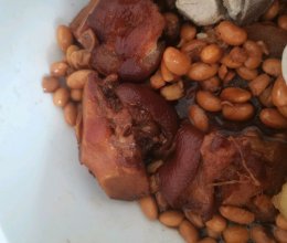 猪蹄焖黄豆的做法