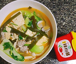 #暖冬酱在手，嗨吃部队锅#豆腐海带蘑菇汤的做法