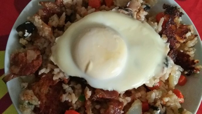 腊肠煲仔饭