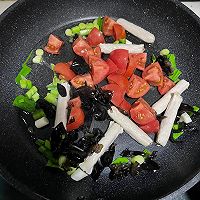 番茄金针菇汤的做法图解3