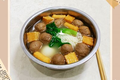 鱼丸煮面（加煮鸡蛋）