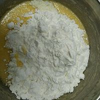 广式绵软多馅奶黄包的做法图解4