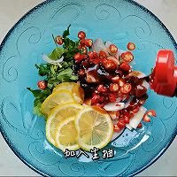 #打工人的健康餐#夏日开胃菜，缤纷酸辣加拿大北极虾的做法图解3