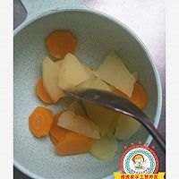 土豆胡萝卜玉米浓汤的做法图解5
