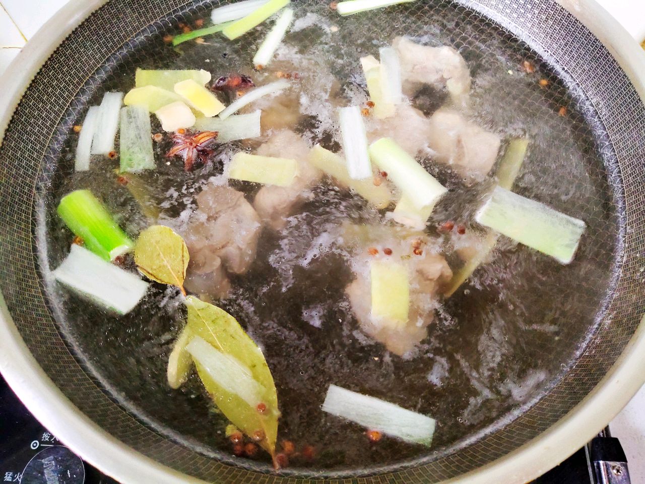脊骨酸菜汤,脊骨酸菜汤的家常做法 - 美食杰脊骨酸菜汤做法大全