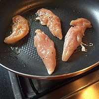 香煎鸡胸肉的做法图解2