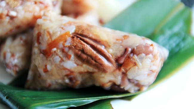 #浓情端午 粽粽有赏#碧根果赤小豆红米粽子的做法