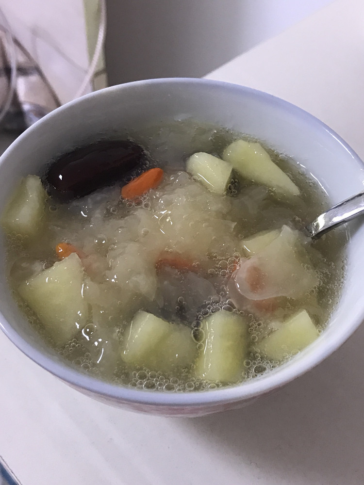 苹果银耳红枣羹的做法