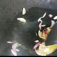 爆炒鱿鱼脖的做法图解3