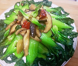 简单健康，绿色出品香菇油菜的做法