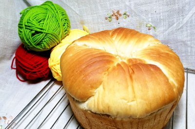 超级蜜红豆毛线球面包