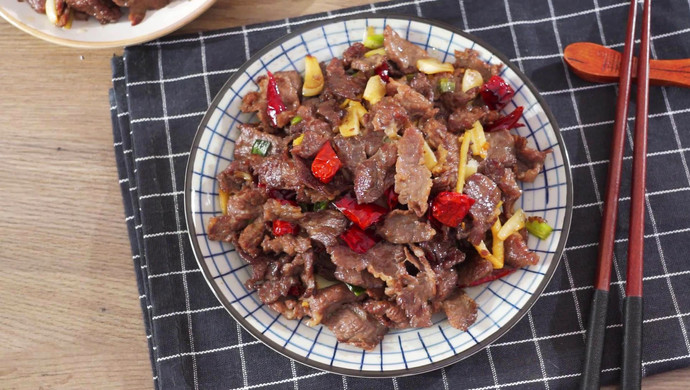 爆炒牛肉【孔老师教做菜】