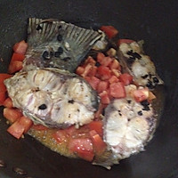 自创菜式—番茄豆豉焖鱼尾的做法图解4