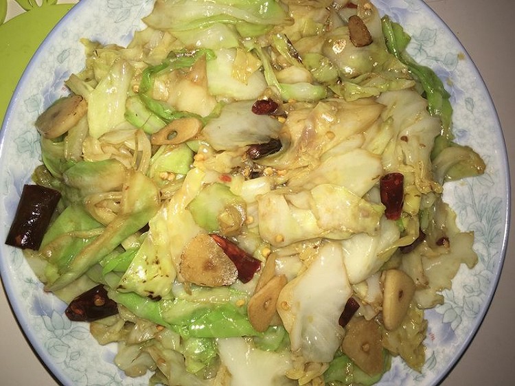 炝炒圆白菜的做法