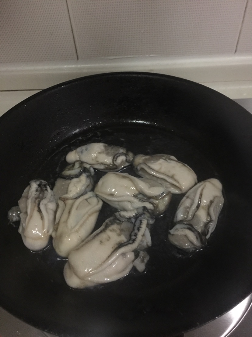 香煎晨洲蚝的做法图解2