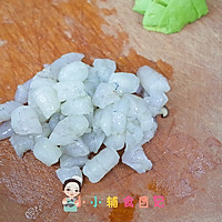 12个月以上牛油果虾仁炒饭的做法图解3