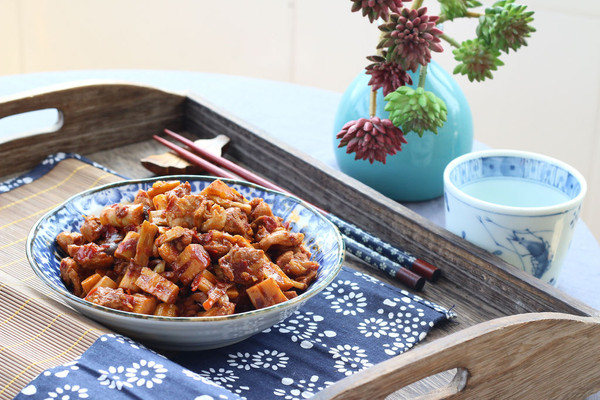 麻辣鸭肉笋丁