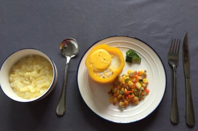 蔬果蒸蛋甜椒盅+小米粥