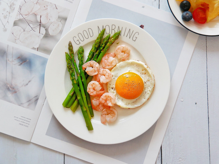 芦笋虾仁太阳蛋—早餐的做法