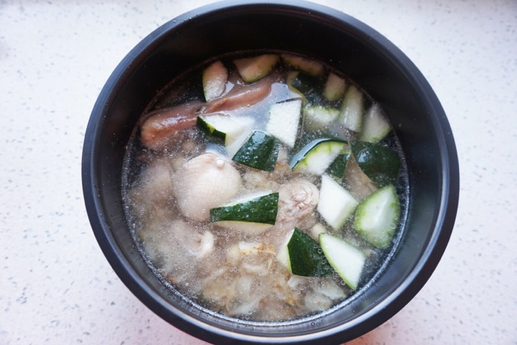 #苏泊尔智能电饭煲#薏米莲子老鸭汤的做法图解5