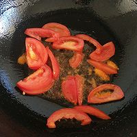 西红柿豆腐汤的做法图解2