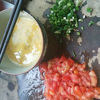 蕃茄鸡蛋炒饭的做法图解1