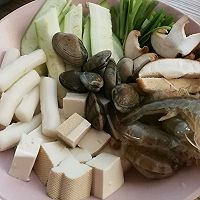 一锅鲜虾豆腐汤(减肥食谱)的做法图解1