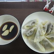 胡萝卜木耳鸡蛋饺子