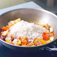 老干妈焖饭的做法图解8