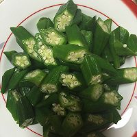 秋葵炒腊肉的做法图解2