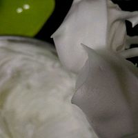 奶香戚风(8寸)的做法图解5