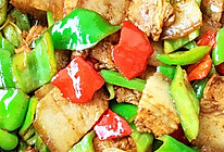 #巨下饭的家常菜#五花肉炒青椒的做法