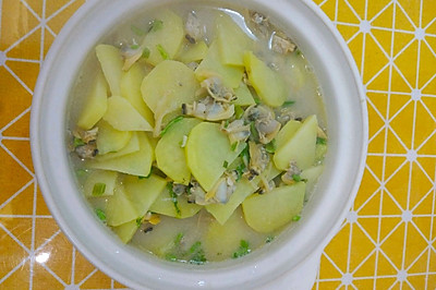 蛤蜊土豆汤