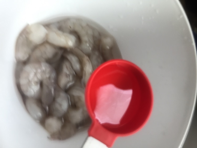江浙菜-水晶虾仁（附漂洗和上浆窍门）的做法图解4