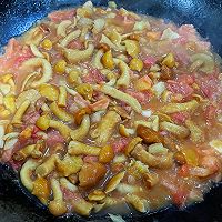 #鸡汁入家宴 感恩正当“食”#鸡汁滑子蘑西红柿豆腐汤的做法图解6