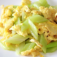 健康素食主义：西芹炒鸡蛋的做法图解10