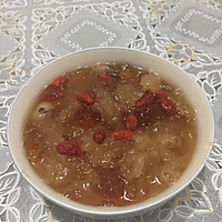 桂圆桃胶银耳羹的做法图解1