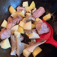#精品菜谱挑战赛#土豆烧排骨的做法图解4
