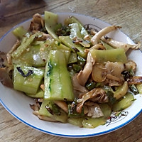 黄瓜炒蘑菇的做法图解1