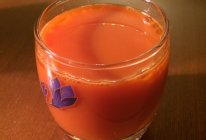 新鲜原汁---胡萝卜汁的做法