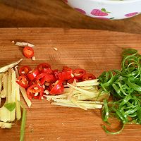 孔雀开屏鱼，简单又好看，拯救你的没胃口！的做法图解2