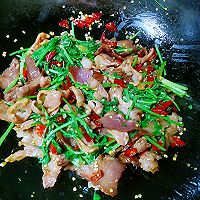 干辣椒段炒香肠牦牛肉的做法图解3