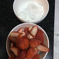 草莓果酱的做法图解1