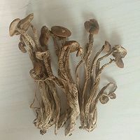 茶树菇炖鸭汤的做法图解1