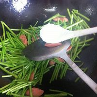 芦蒿炒香肠的做法图解7