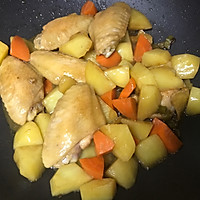 干锅土豆鸡翅#一机多能 一席饪选#的做法图解7