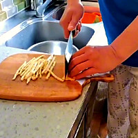 秋天开胃酸辣汤的做法图解1
